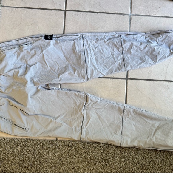 ALO yoga Torrent Track Sweatpant Titanium Women’s Sz Medium - Picture 5 of 12